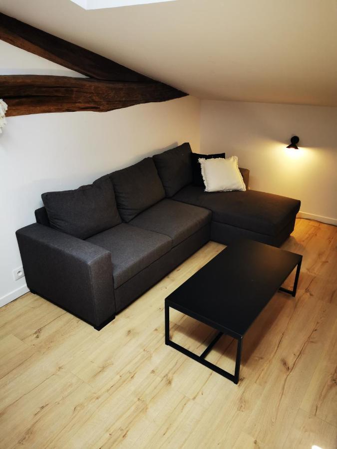 Appartement Neuf Climatise Sous Les Toits La Roche-Chalais Buitenkant foto