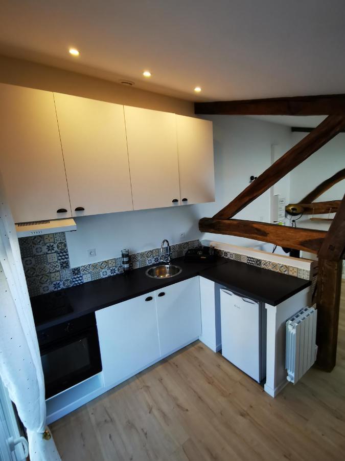 Appartement Neuf Climatise Sous Les Toits La Roche-Chalais Buitenkant foto