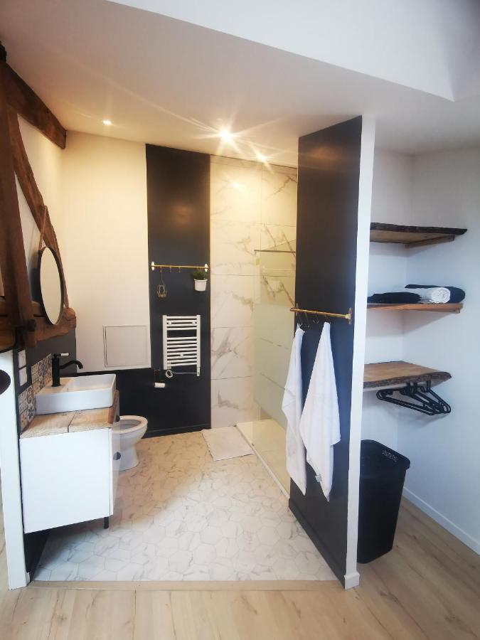 Appartement Neuf Climatise Sous Les Toits La Roche-Chalais Buitenkant foto